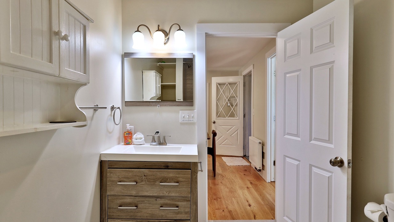 Photo of Bathroom in Hydeville