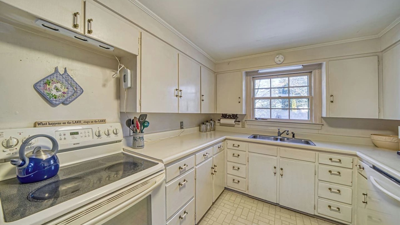 Photo of Kitchen in Sunapee