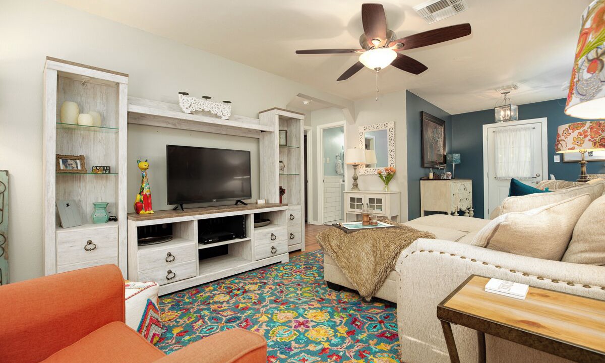 Photo of Livingroom in Lake Jackson