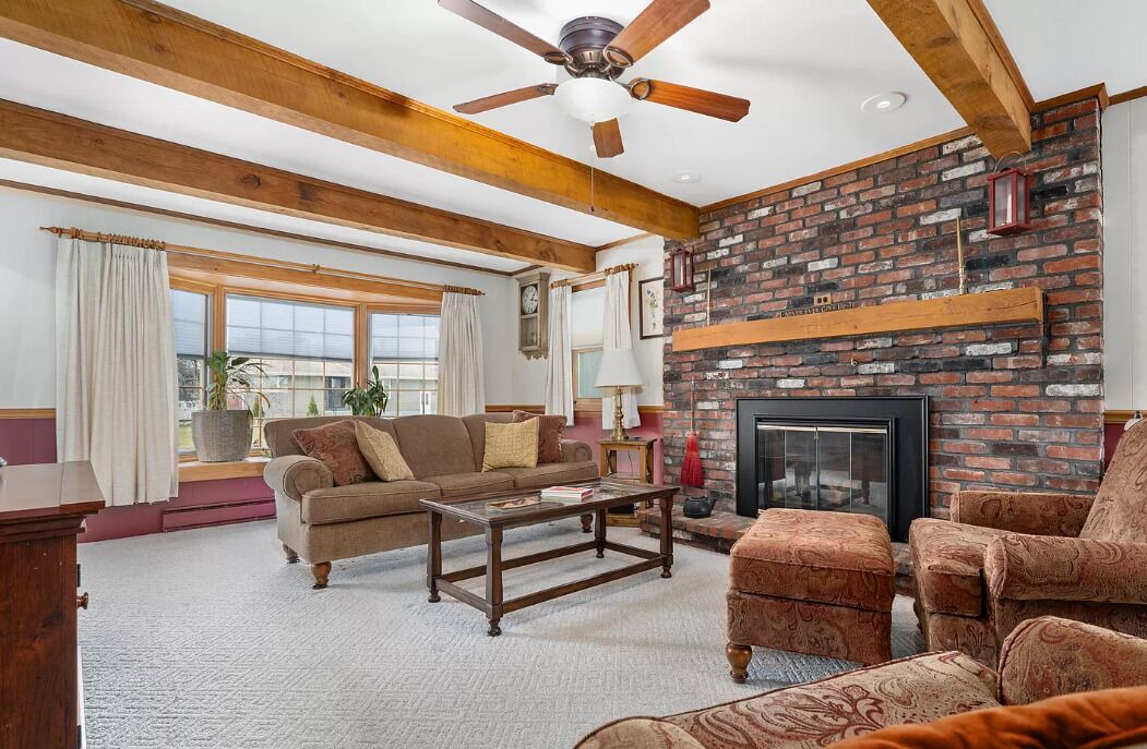 Photo of Livingroom in Stockade Historic District