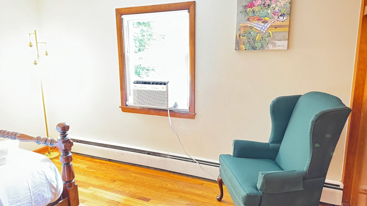 Photo of Bedroom in Amherst Center