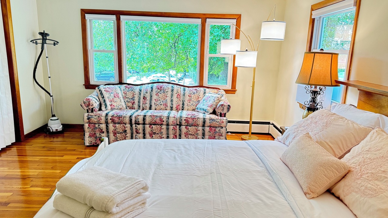 Photo of Bedroom in Amherst Center