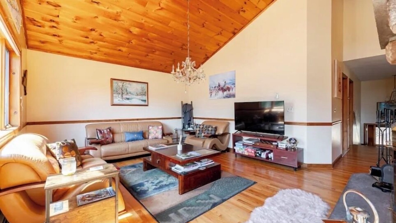Photo of Livingroom in Jewett