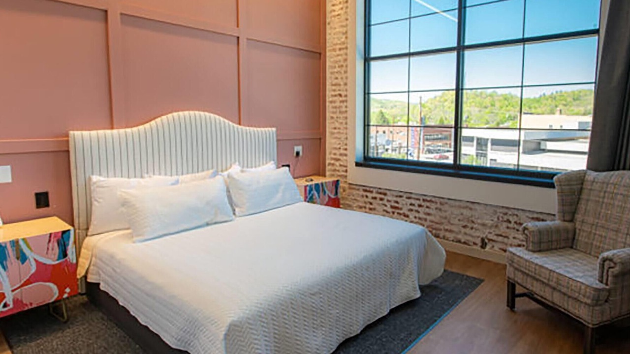 Photo of Bedroom in White Sulphur Springs