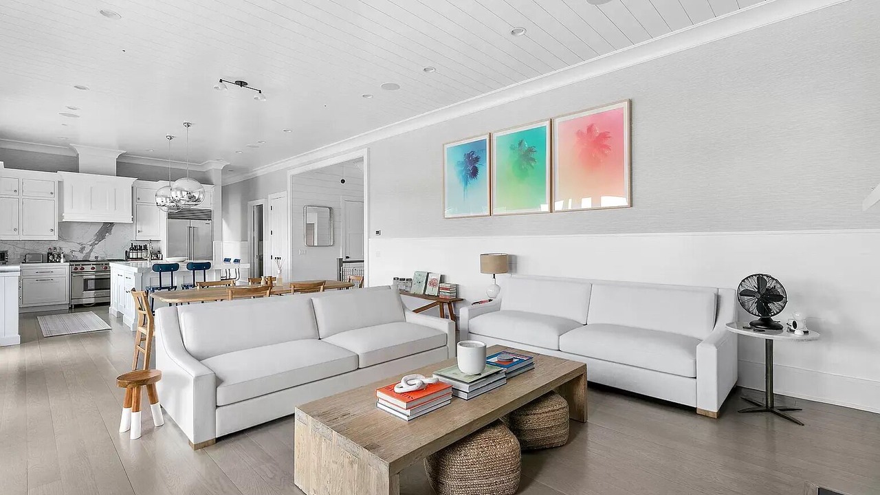 Photo of Livingroom in Wainscott