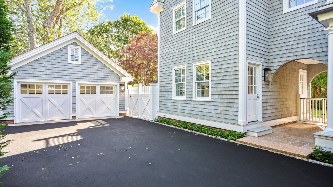 Photo of Outdoor in Village of Southampton