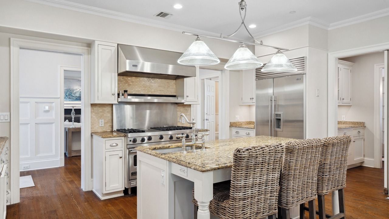 Photo of Kitchen in Village of Southampton