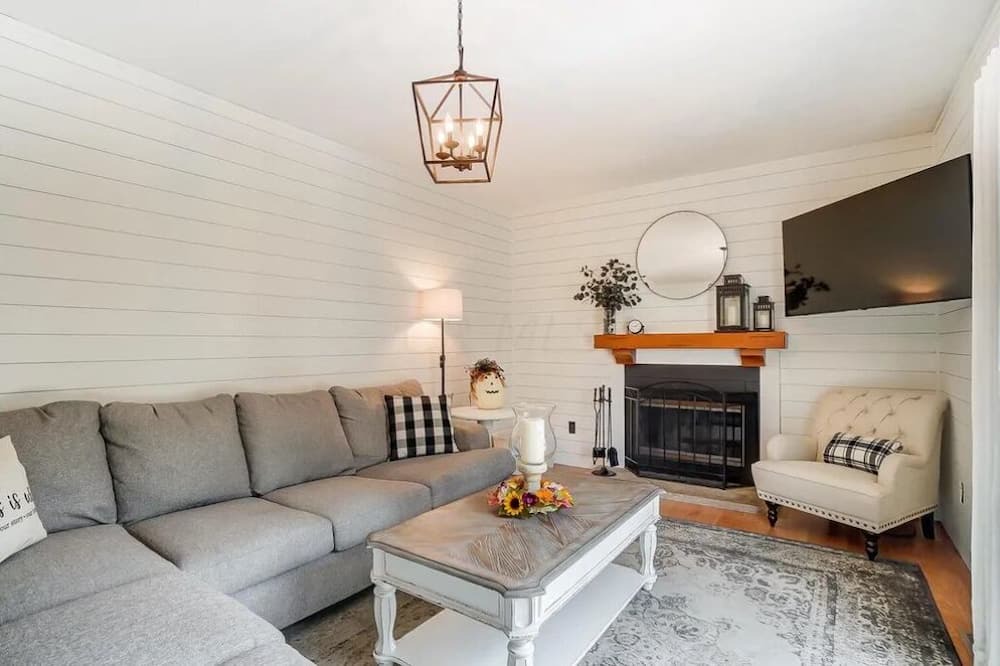 Photo of Livingroom in Powell