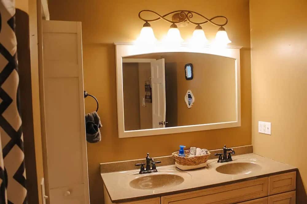 Photo of Bathroom in Shady Spring
