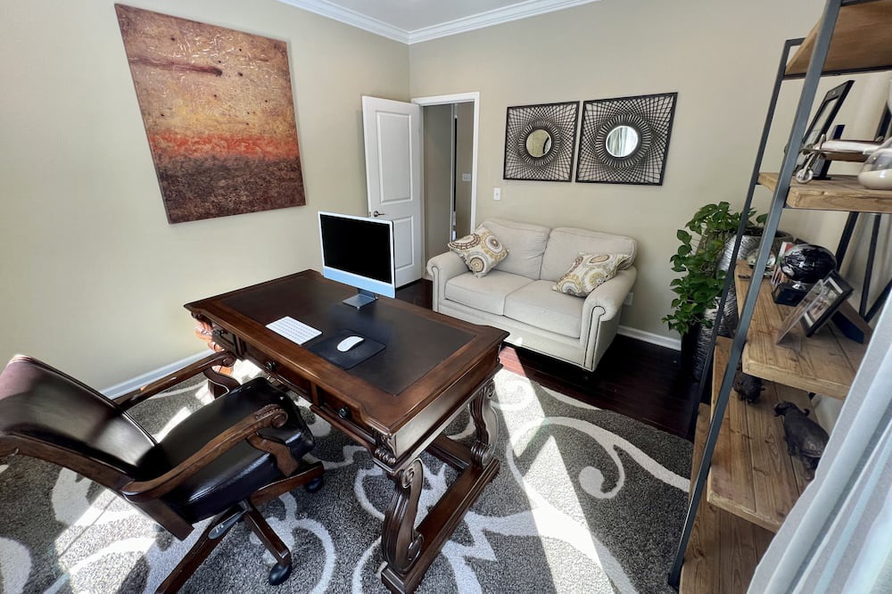 Photo of Livingroom in Orchard Park