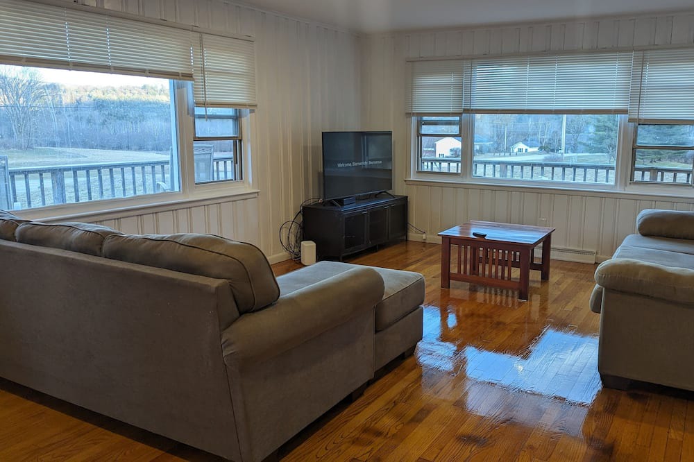 Photo of Livingroom in East Haven  Rutland County