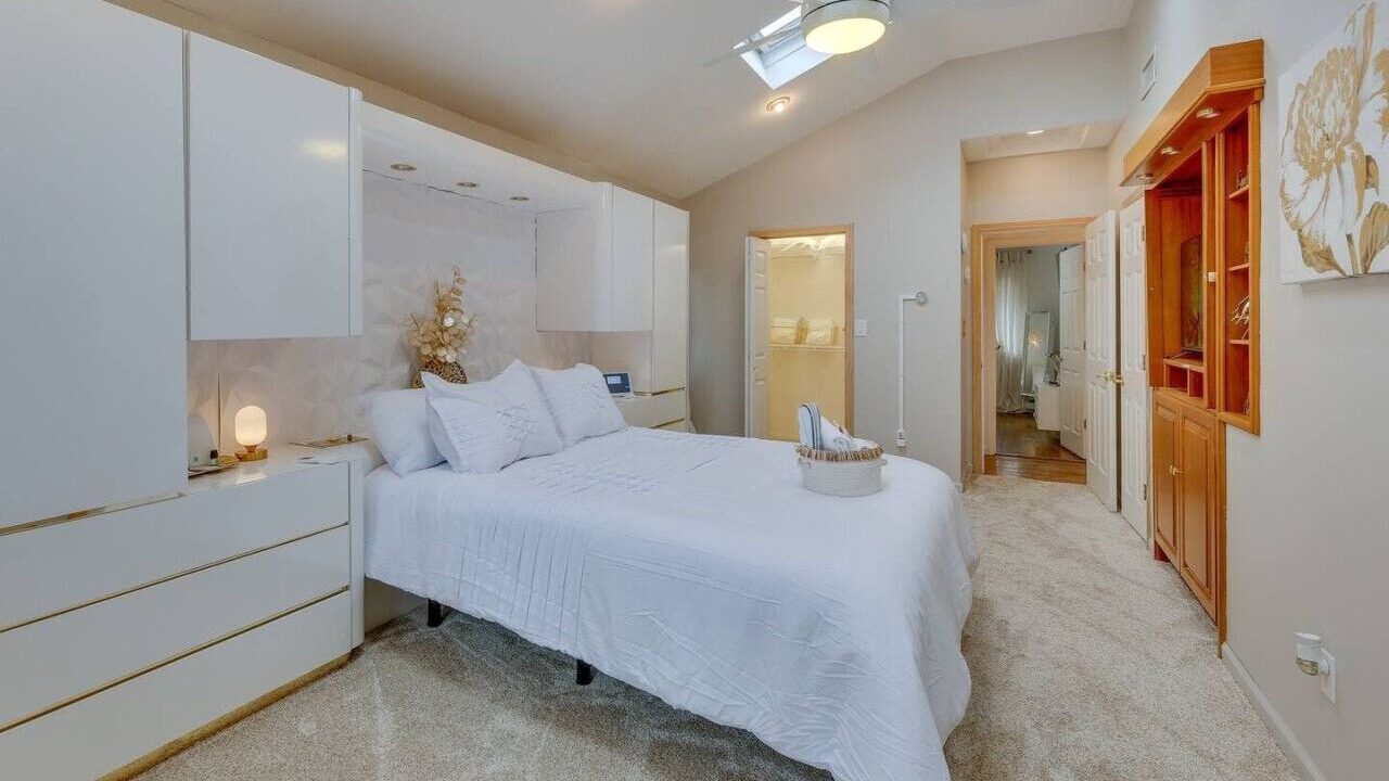 Photo of Bedroom in Lake Grove