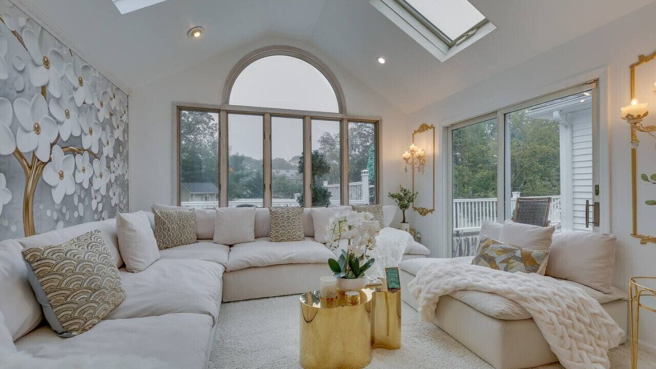 Photo of Livingroom in Lake Grove