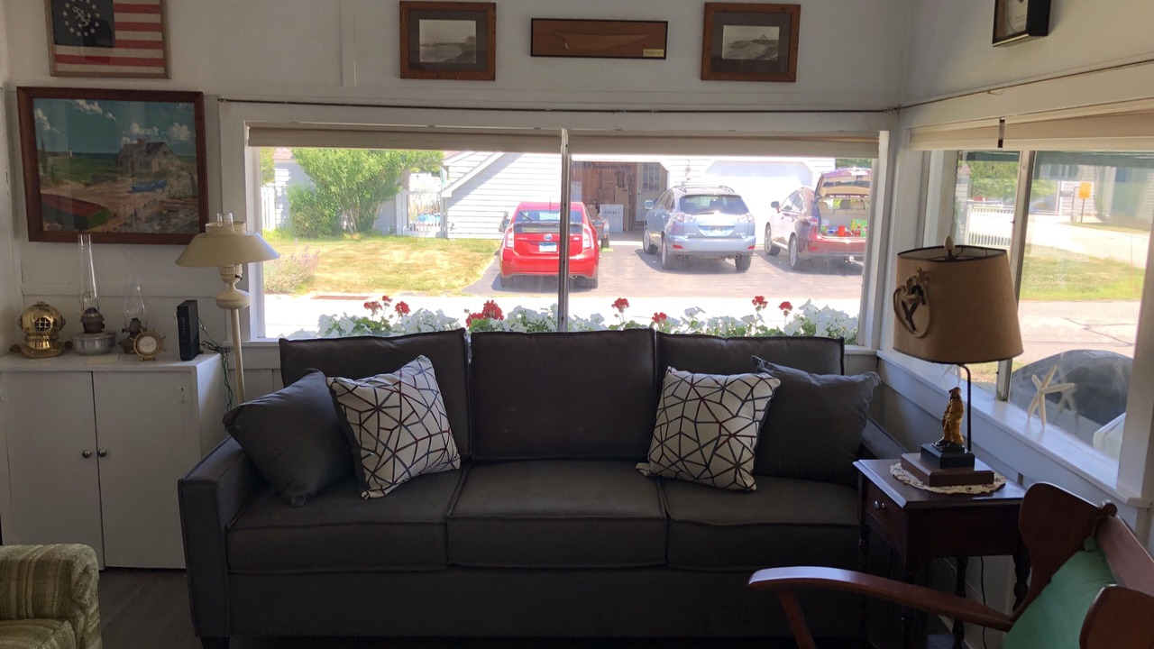 Photo of Livingroom in Westbrook Center