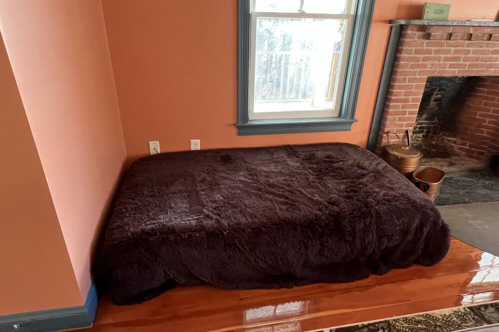 Photo of Bedroom in Mont Vernon
