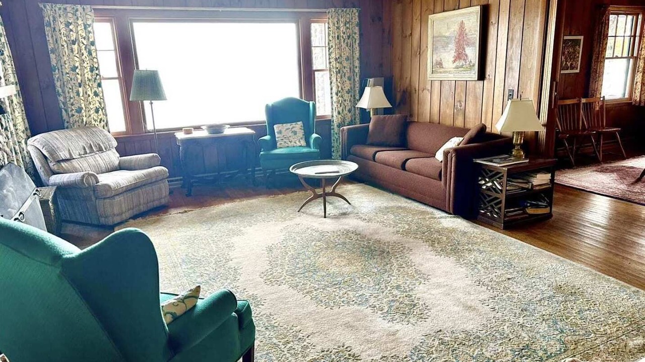Photo of Livingroom in Sunapee