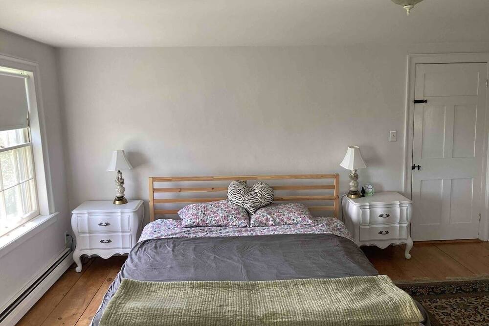 Photo of Bedroom in Oak Hill