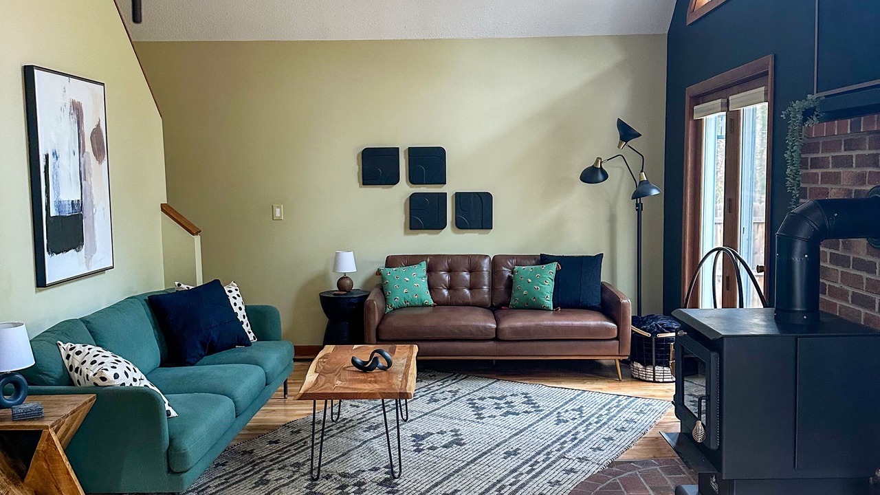 Photo of Livingroom in Silver Lake