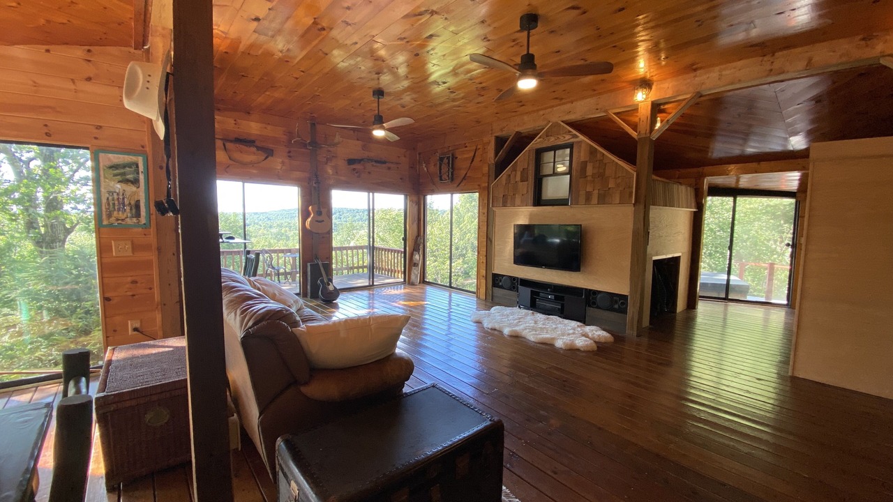 Photo of Livingroom in Middle Grove