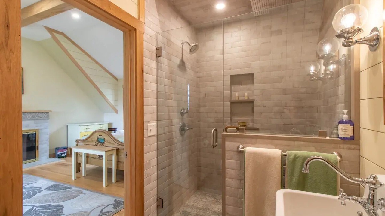 Photo of Bathroom in East Burke