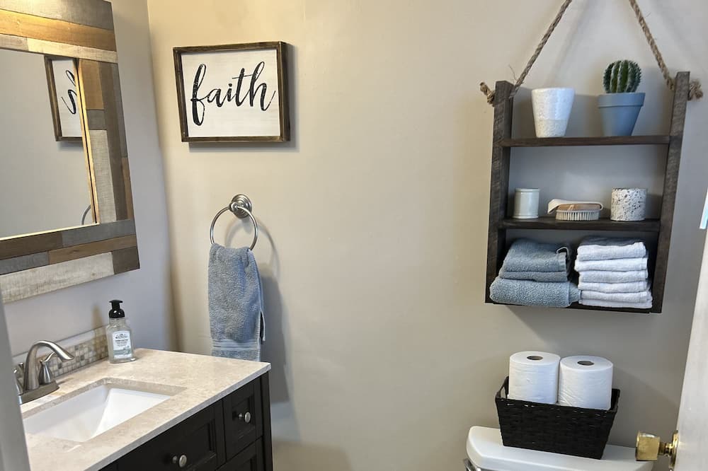 Photo of Bathroom in Williston North