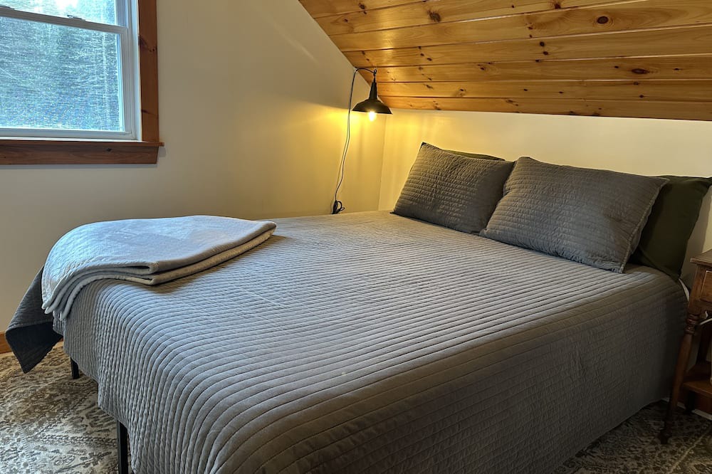 Photo of Bedroom in Newark
