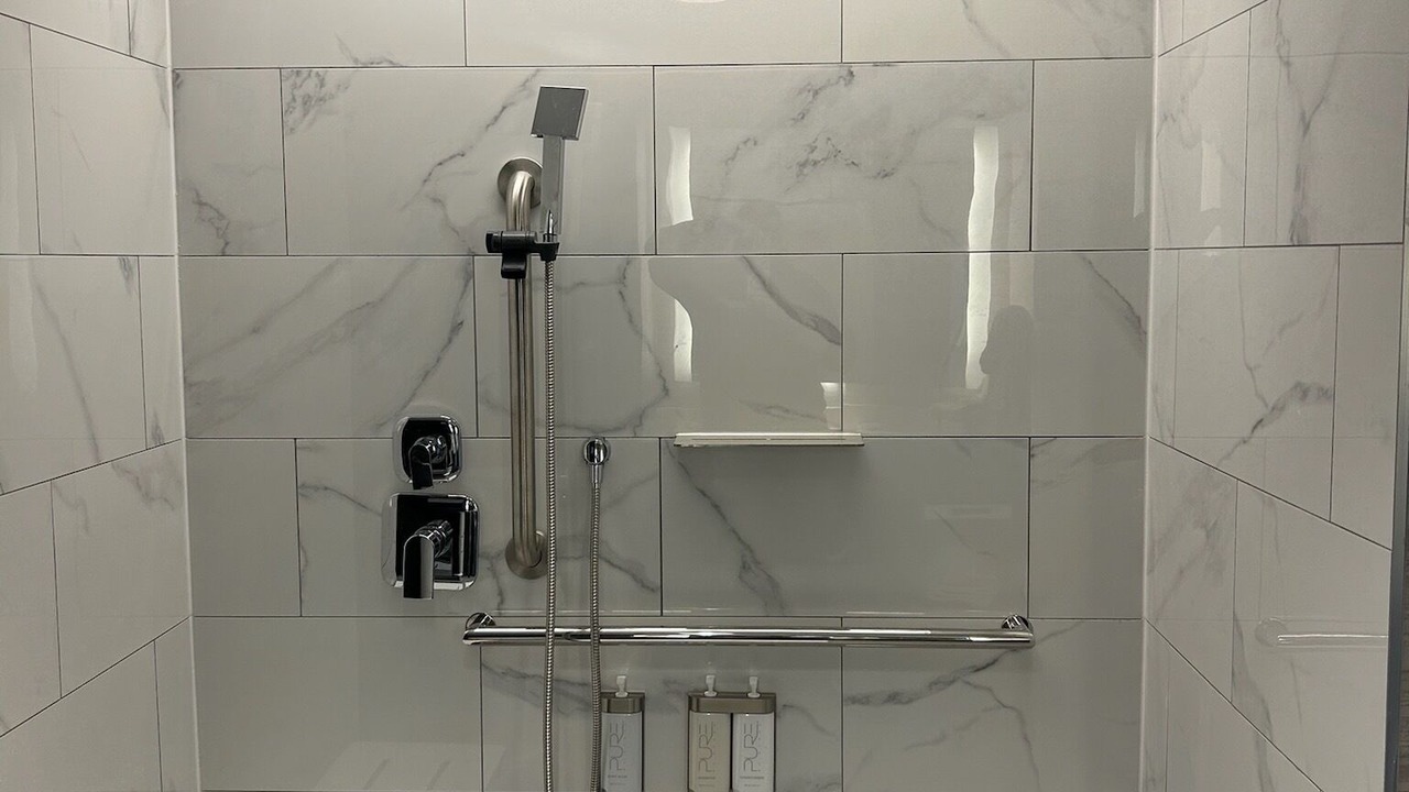 Photo of Bathroom in Downtown Niagara Falls