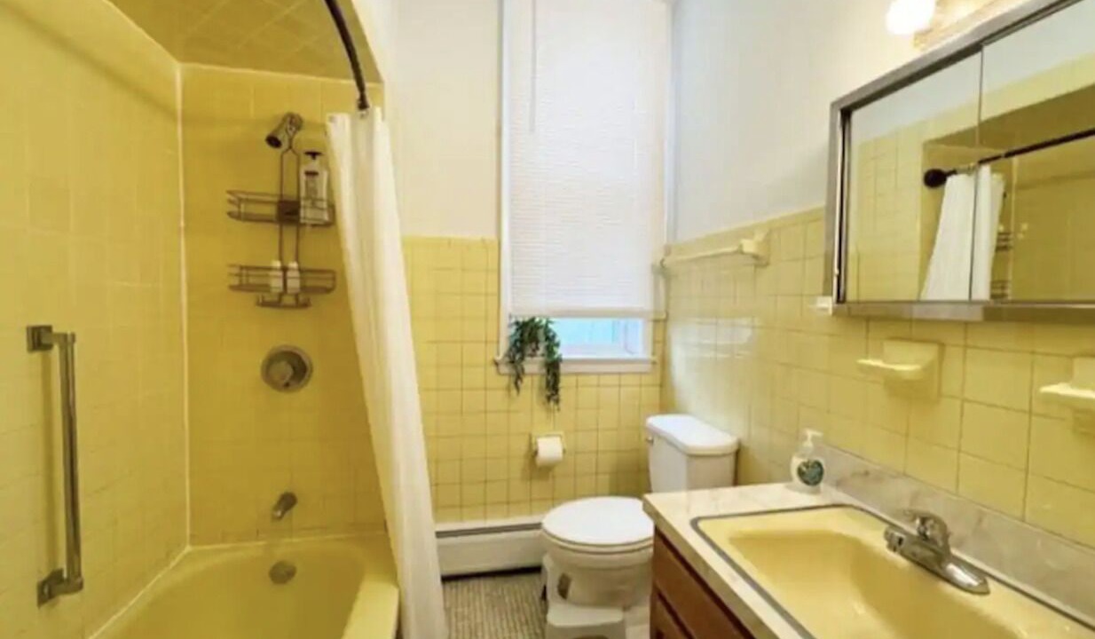 Photo of Bathroom in Weehawken