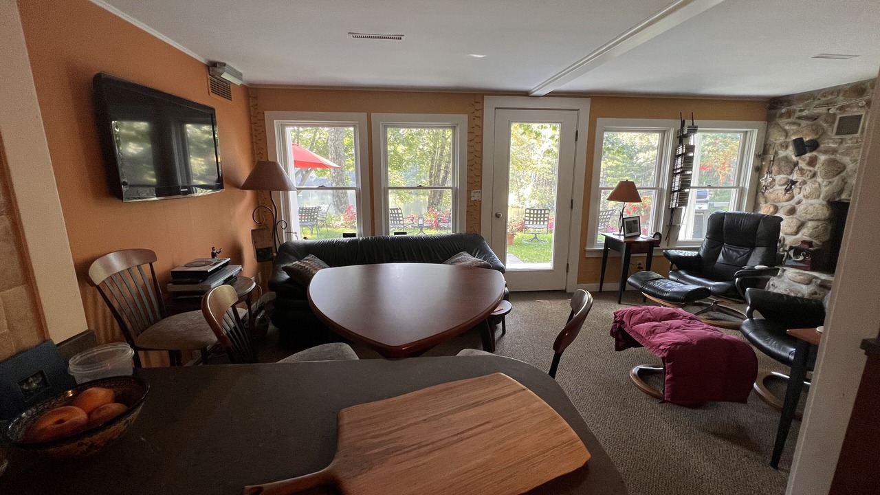 Photo of Livingroom in Montague
