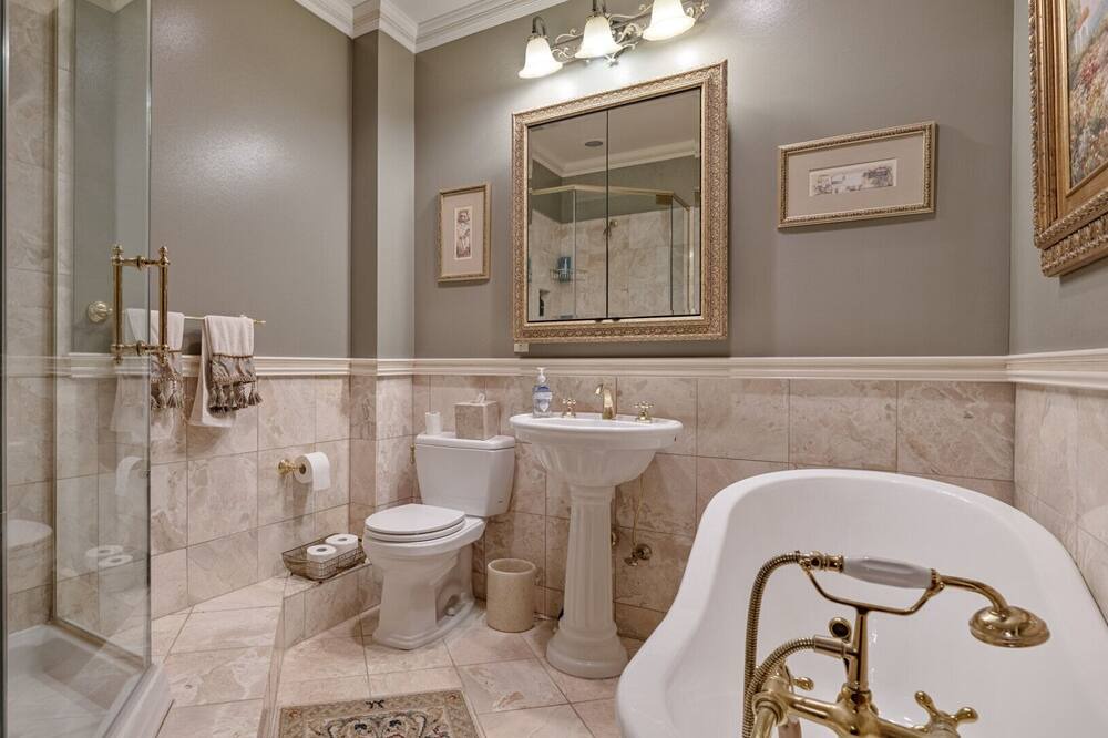 Photo of Bathroom in Highland