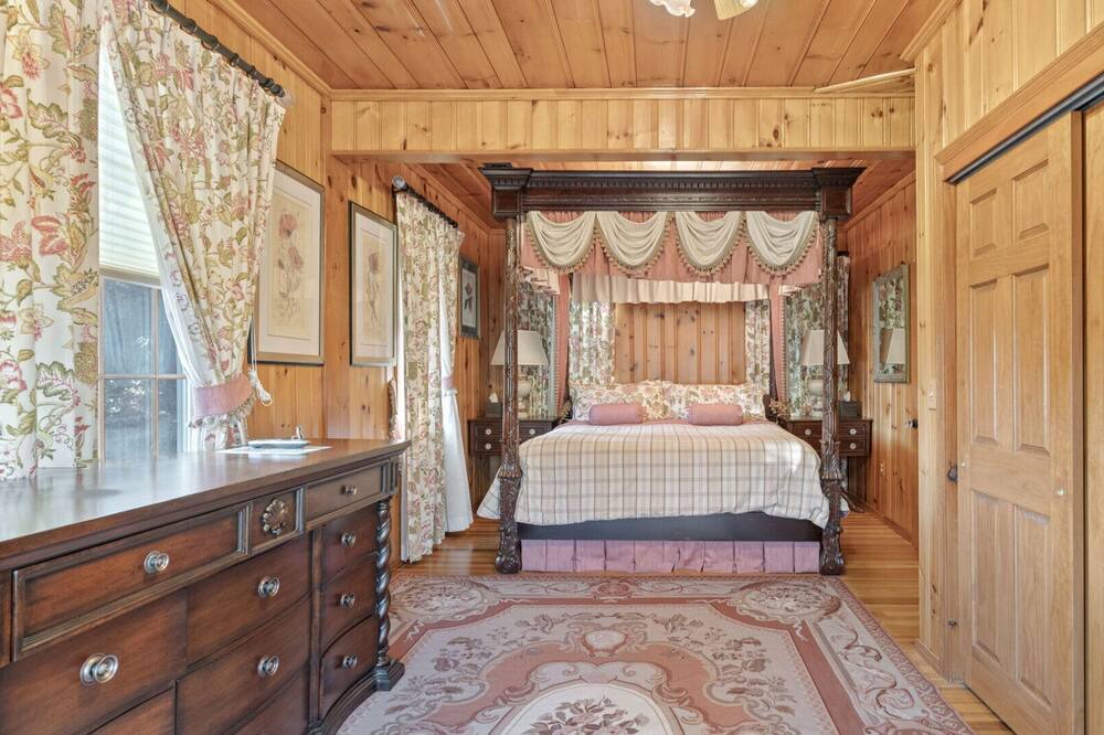Photo of Bedroom in Highland