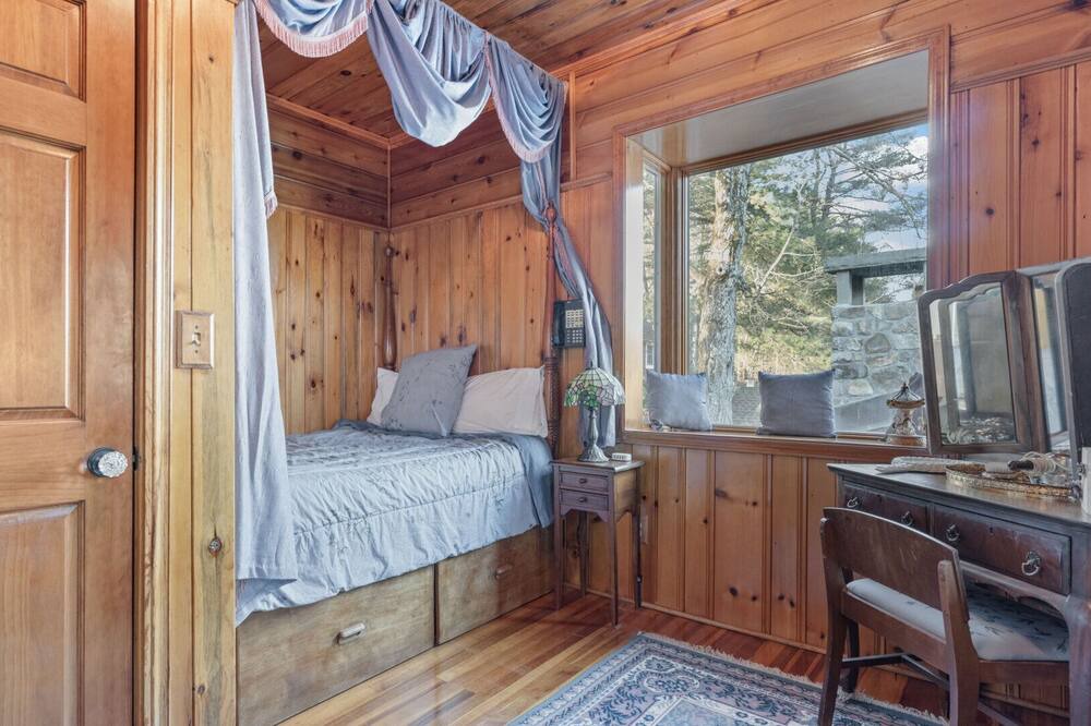 Photo of Bedroom in Highland