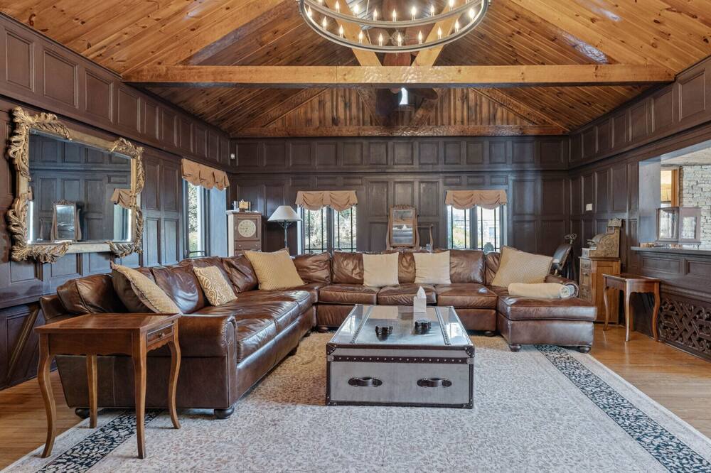 Photo of Livingroom in Highland