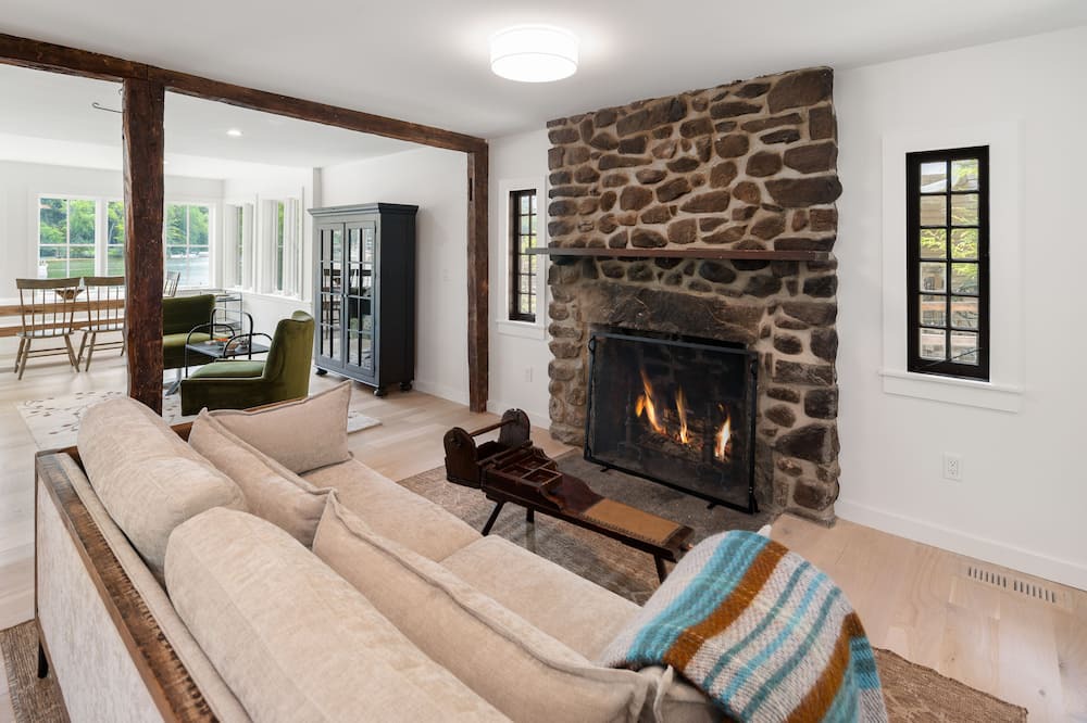Photo of Livingroom in South Salem