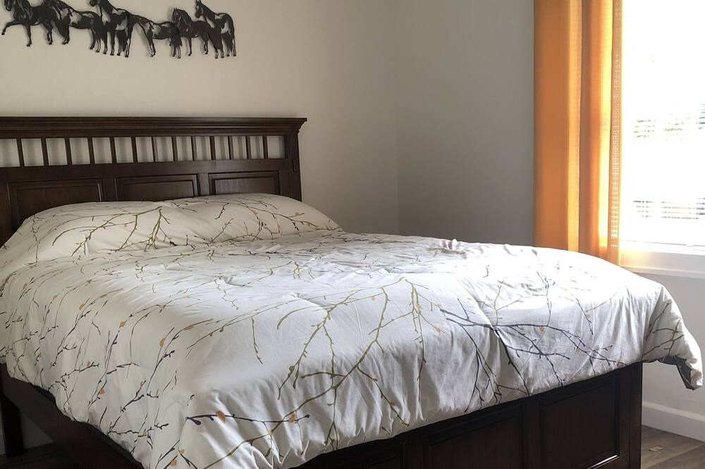 Photo of Bedroom in Ticonderoga