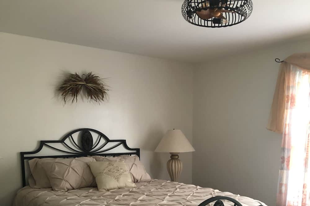 Photo of Bedroom in Ticonderoga