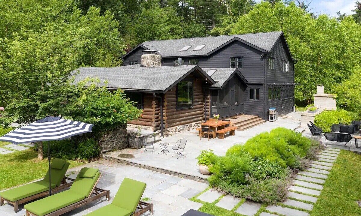Photo of Outdoor in Woodstock