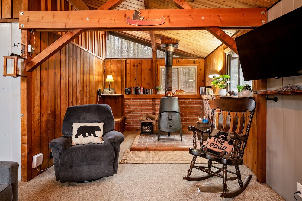 Photo of Livingroom in Scottsburg