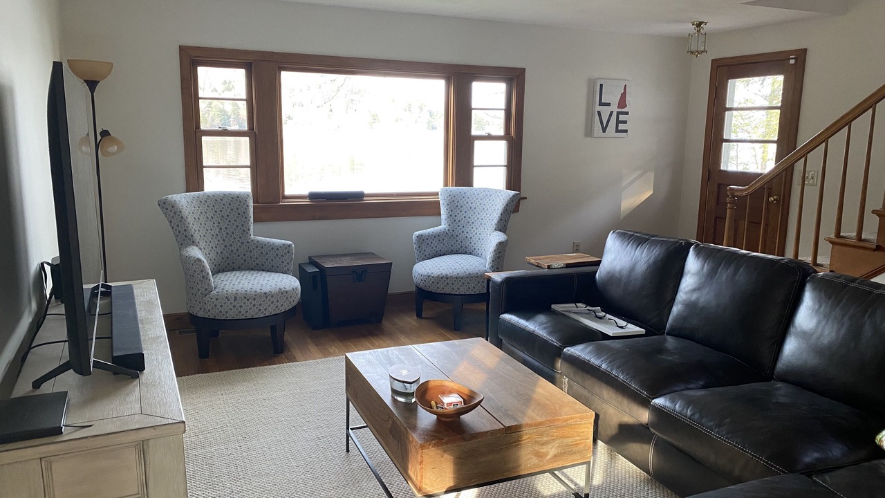 Photo of Livingroom in Sunapee