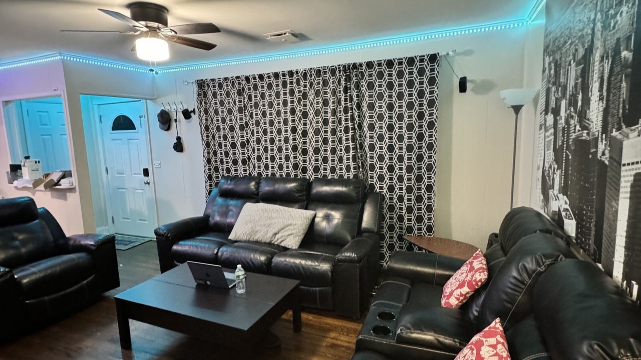 Photo of Livingroom in Hicksville
