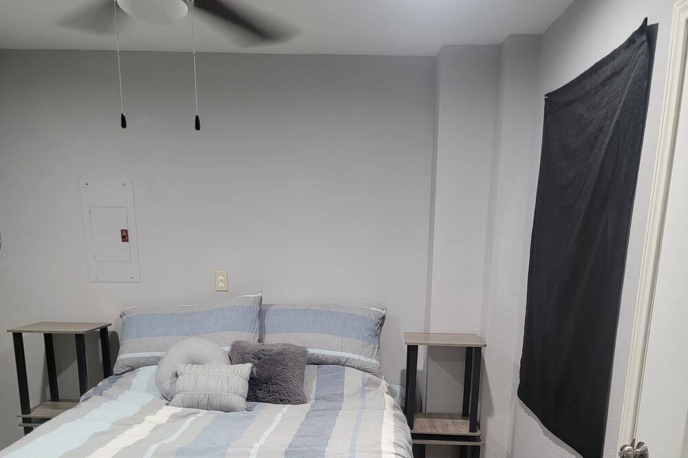 Photo of Bedroom in Alvin