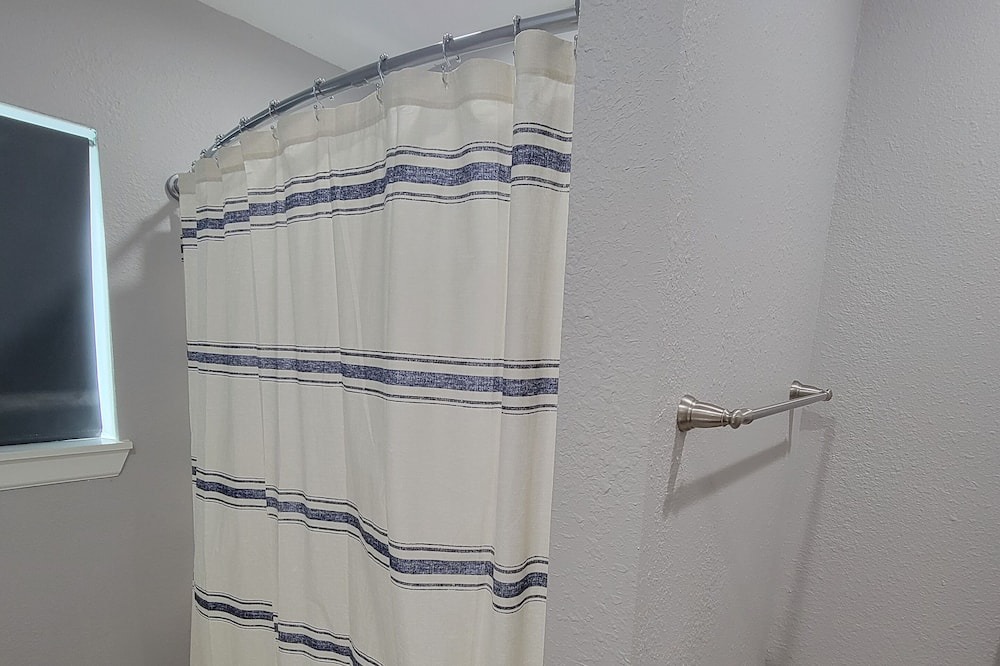 Photo of Bathroom in Alvin