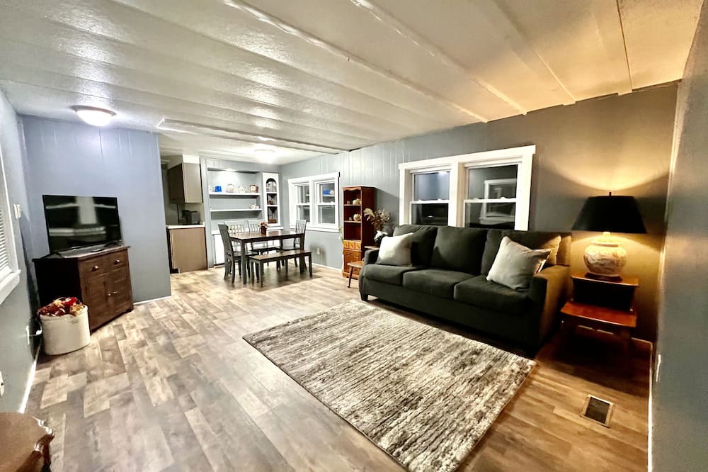 Photo of Livingroom in East Randolph