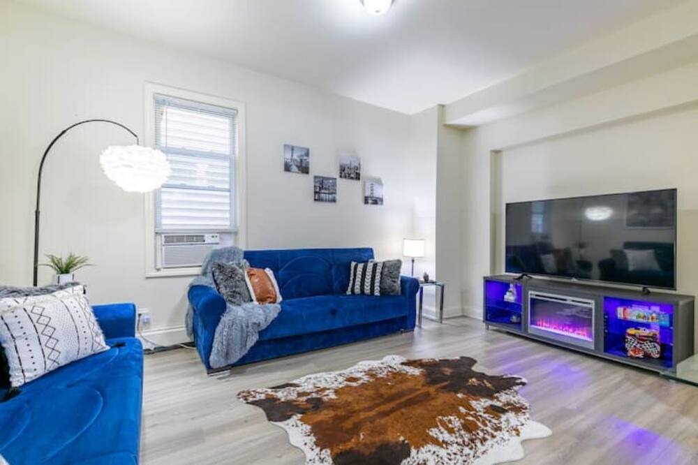 Photo of Livingroom in West New York