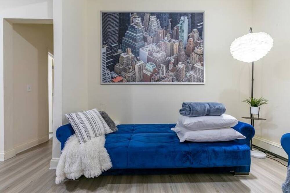 Photo of Livingroom in West New York