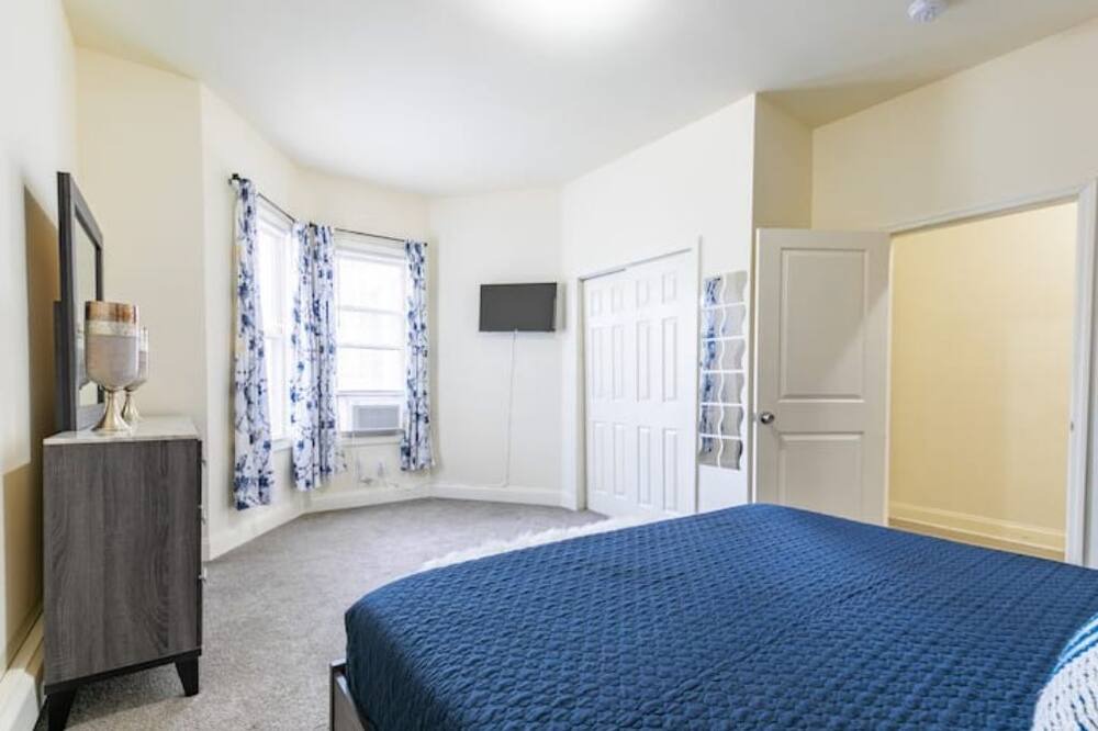 Photo of Bedroom in West New York