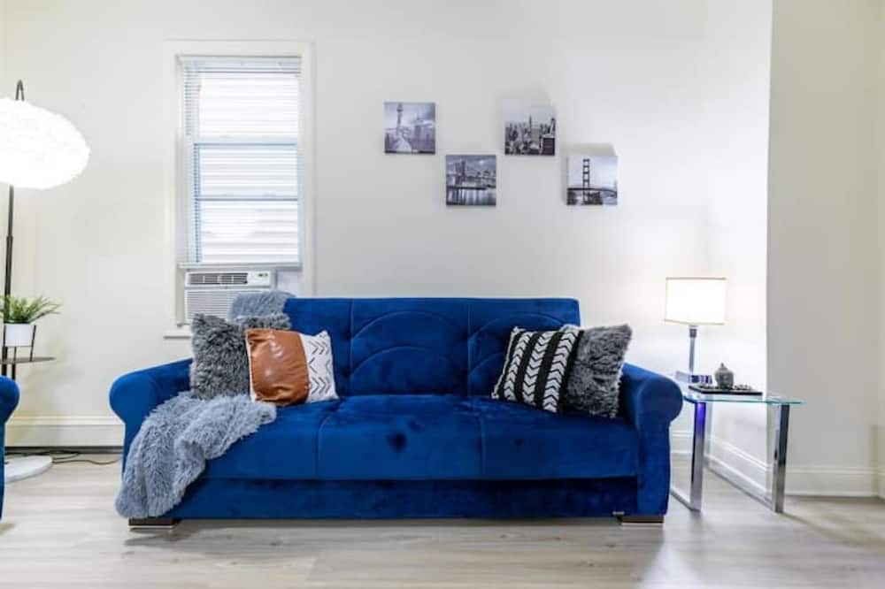 Photo of Livingroom in West New York