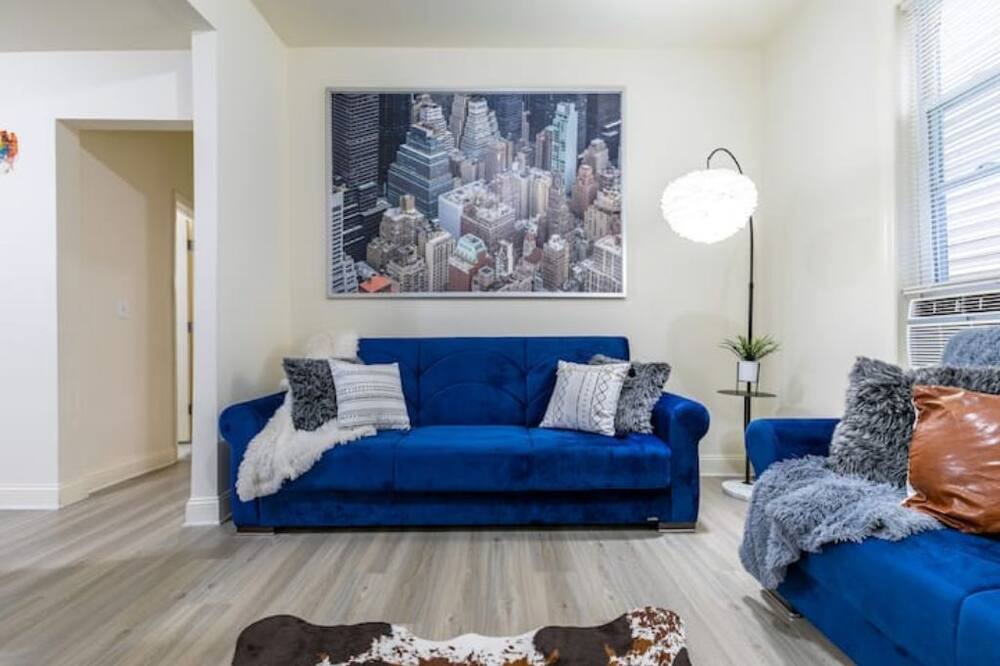 Photo of Livingroom in West New York