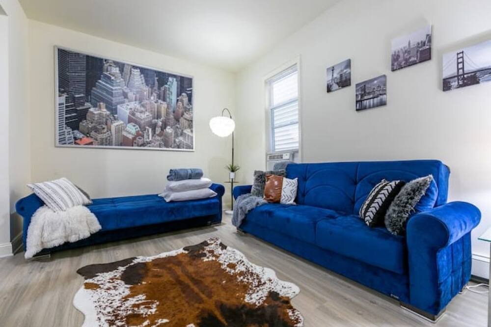 Photo of Livingroom in West New York