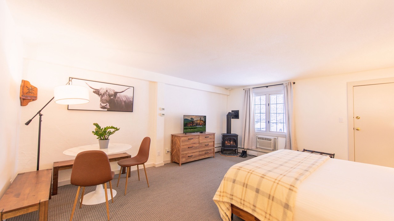 Photo of Livingroom in Stowe Area